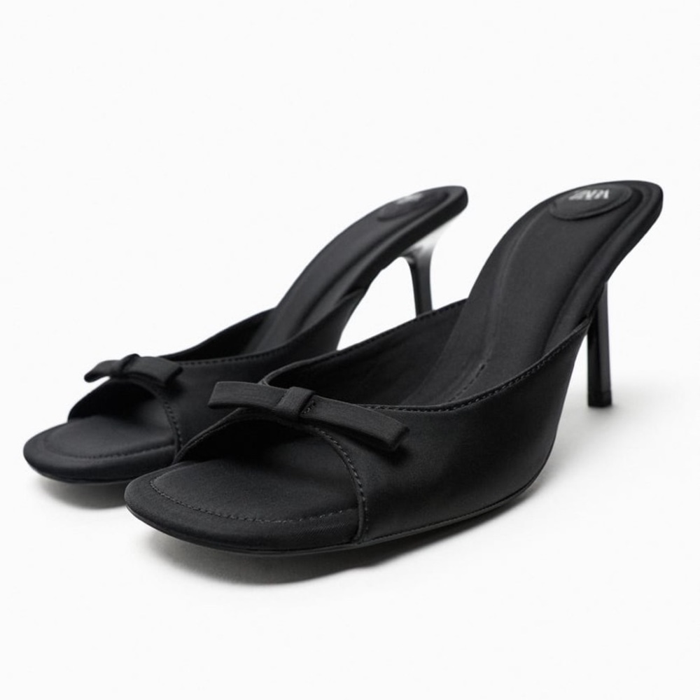 ZARA- Black mules with bow. Size 6.5